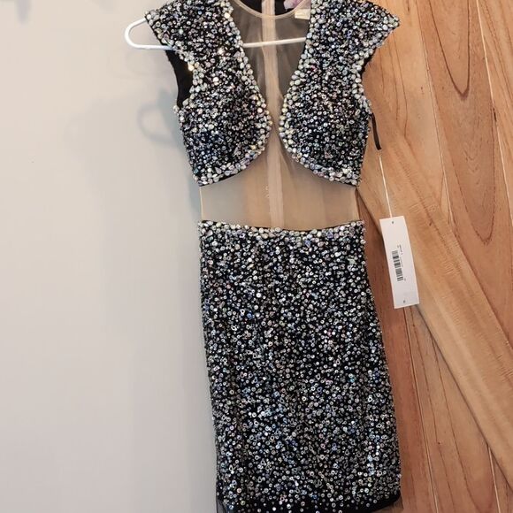 NWT Jovani Sleeveless Short Dress 98044, black/silver - Picture 2 of 11